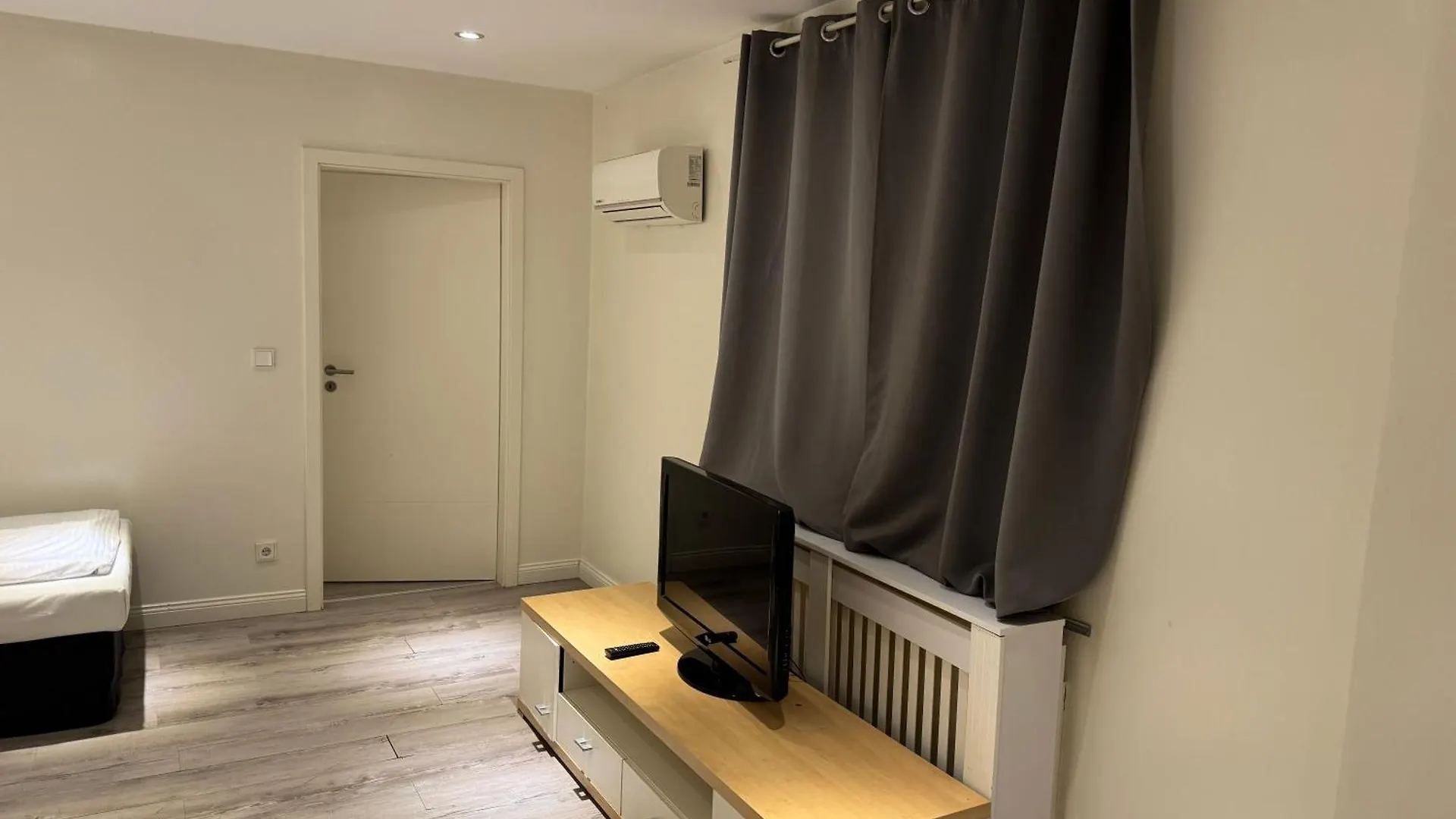 Avi City Apartments Mainhouse Dusseldorf